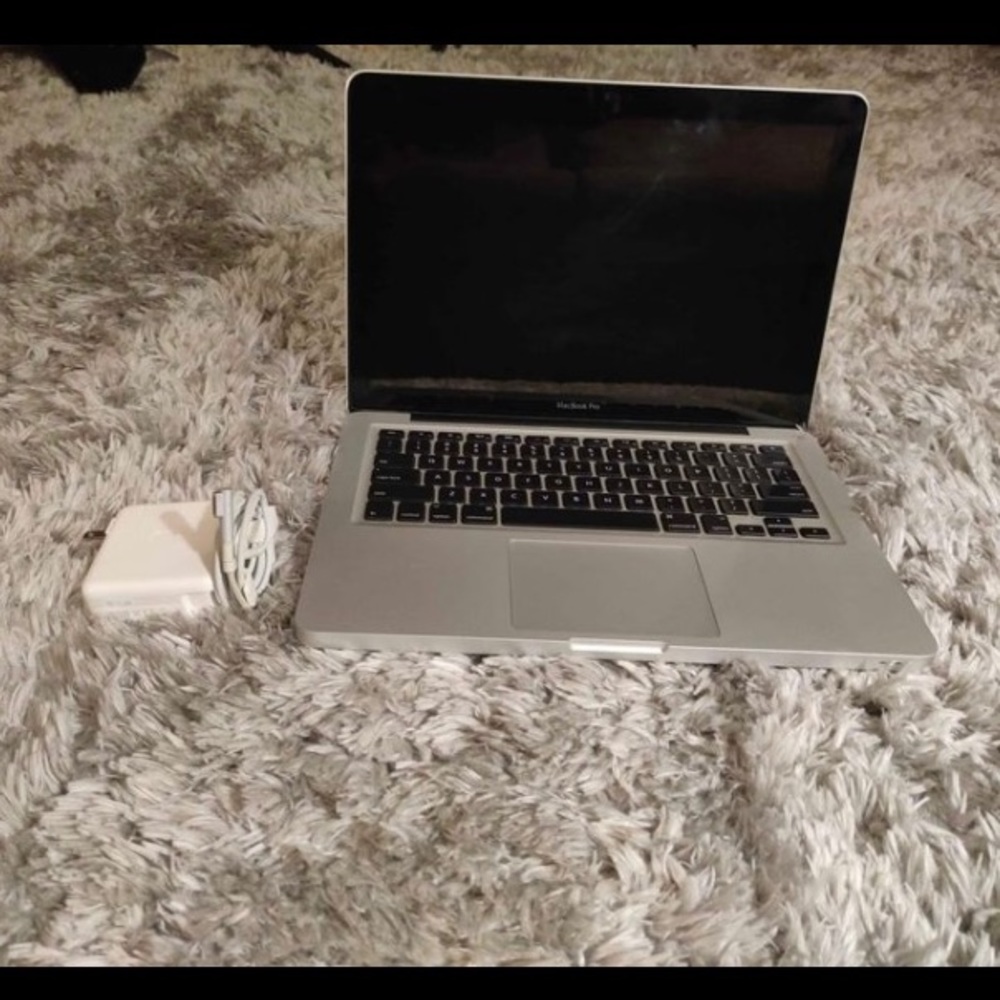 MacBook Pro 13-inch Late 2011 GREAT CONDITION